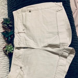 White Sz 3 Celebrity Pink shorts